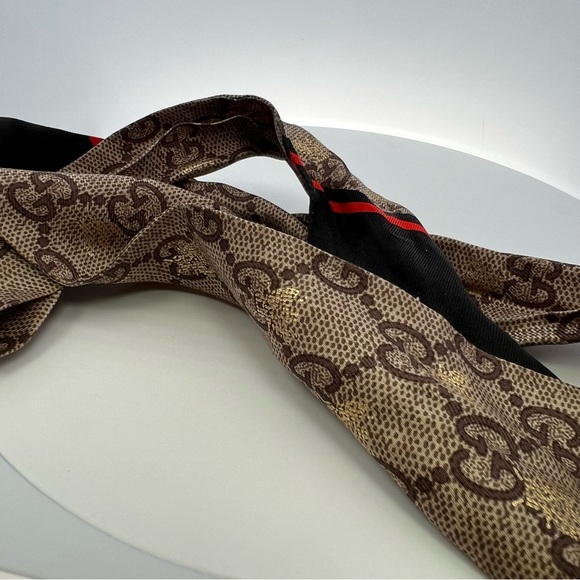 Gucci Silk Neck Bow Bee x GG Pattern Brown Beige Women's Fashion Scarf - Picture 6 of 6